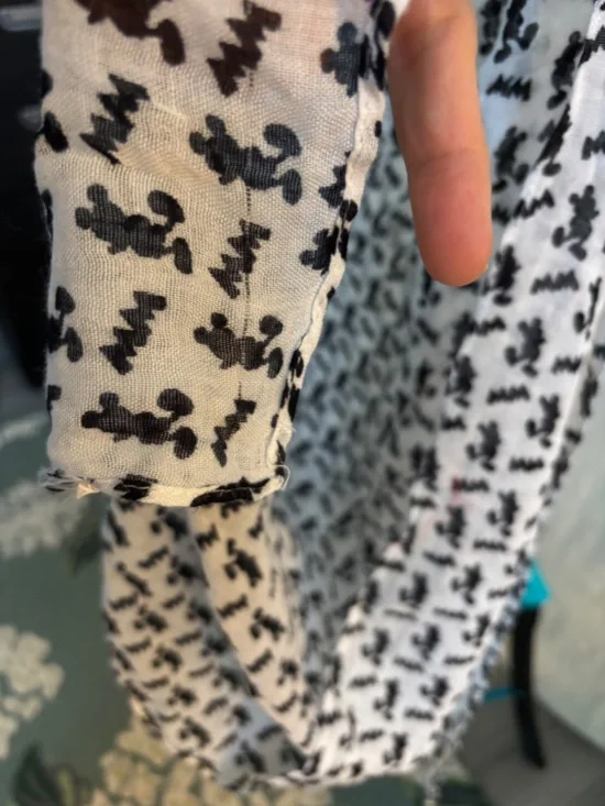 Disney Lightweight Mickey Mouse Wrap- White & Black - Picture 3 of 5